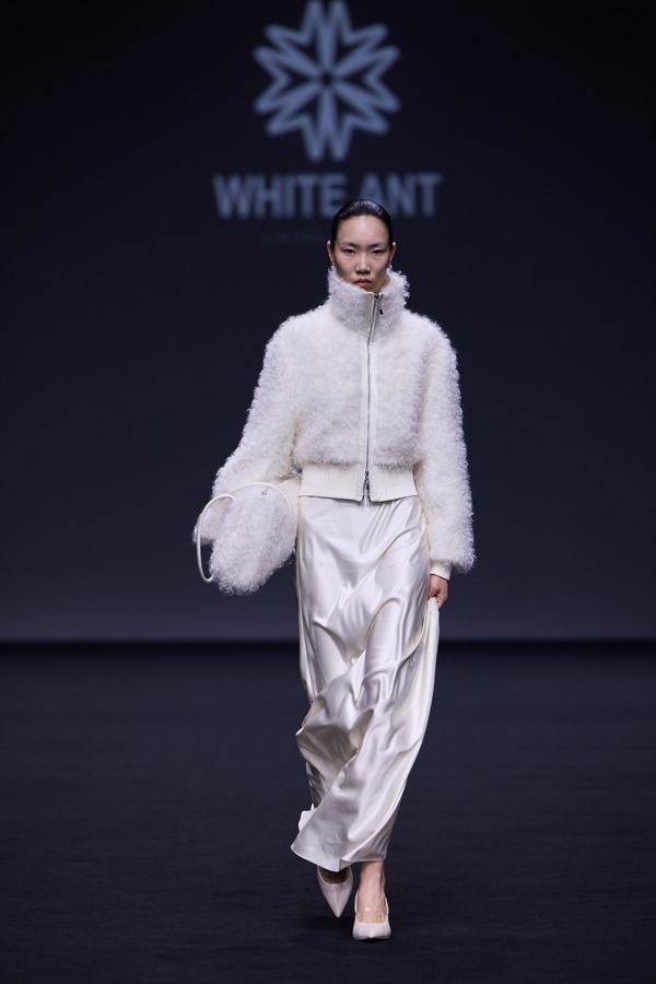 WHITE ANT Tempo Reverso AW26, Shanghai Fashion Week runway look 10