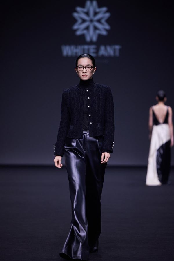 WHITE ANT Tempo Reverso AW26, Shanghai Fashion Week runway look 20