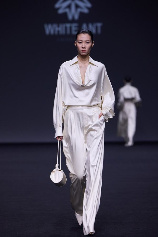 WHITE ANT Tempo Reverso AW26, Shanghai Fashion Week runway look 13