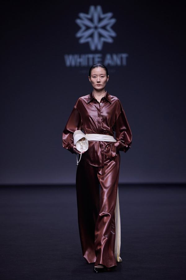 WHITE ANT Tempo Reverso AW26, Shanghai Fashion Week runway look 5