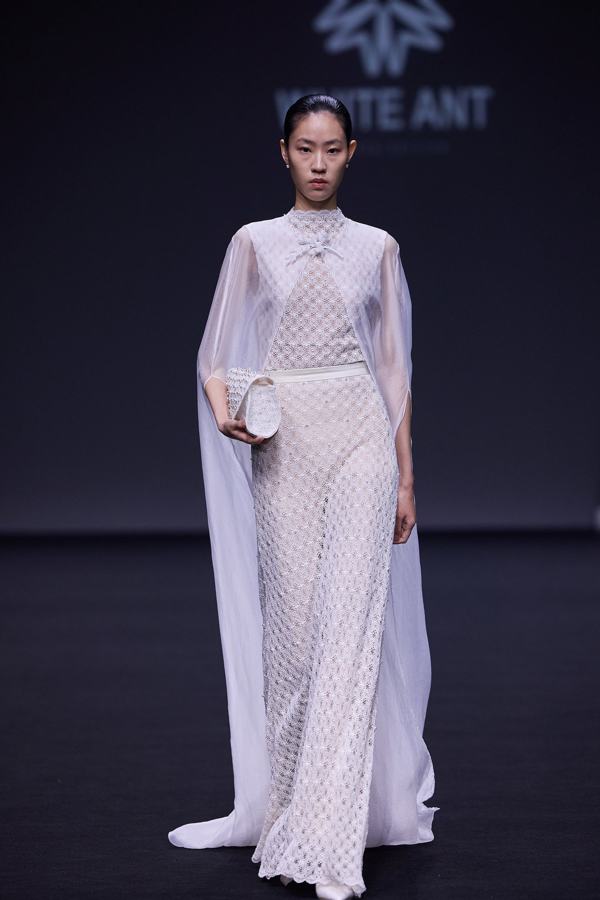 WHITE ANT Tempo Reverso AW26, Shanghai Fashion Week runway look 15