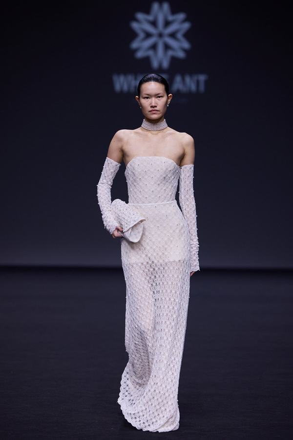 WHITE ANT Tempo Reverso AW26, Shanghai Fashion Week runway look 14