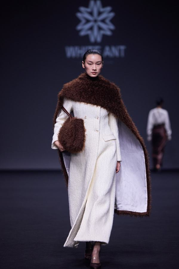WHITE ANT Tempo Reverso AW26, Shanghai Fashion Week runway look 7
